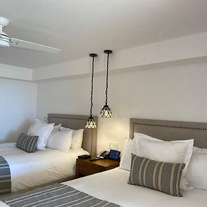 Deluxe Ocean View Room Double Beds